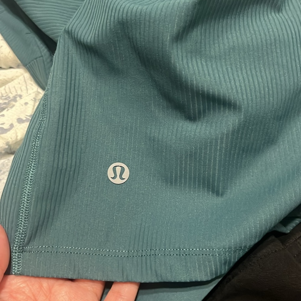 Lululemon Ribbed Top Asia fit - Picture 7 of 7